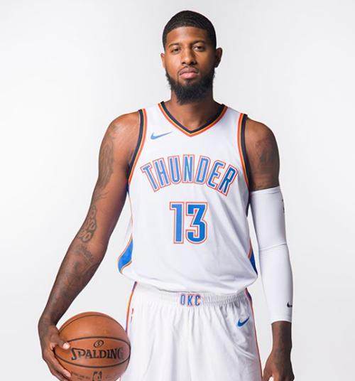 官方：瓦诺利就任佛罗伦萨主帅，合同至明年6月+1年续约选项（官宣：瓦诺利出任佛罗伦萨主帅，合约至明年6月，另含一年续约选项）