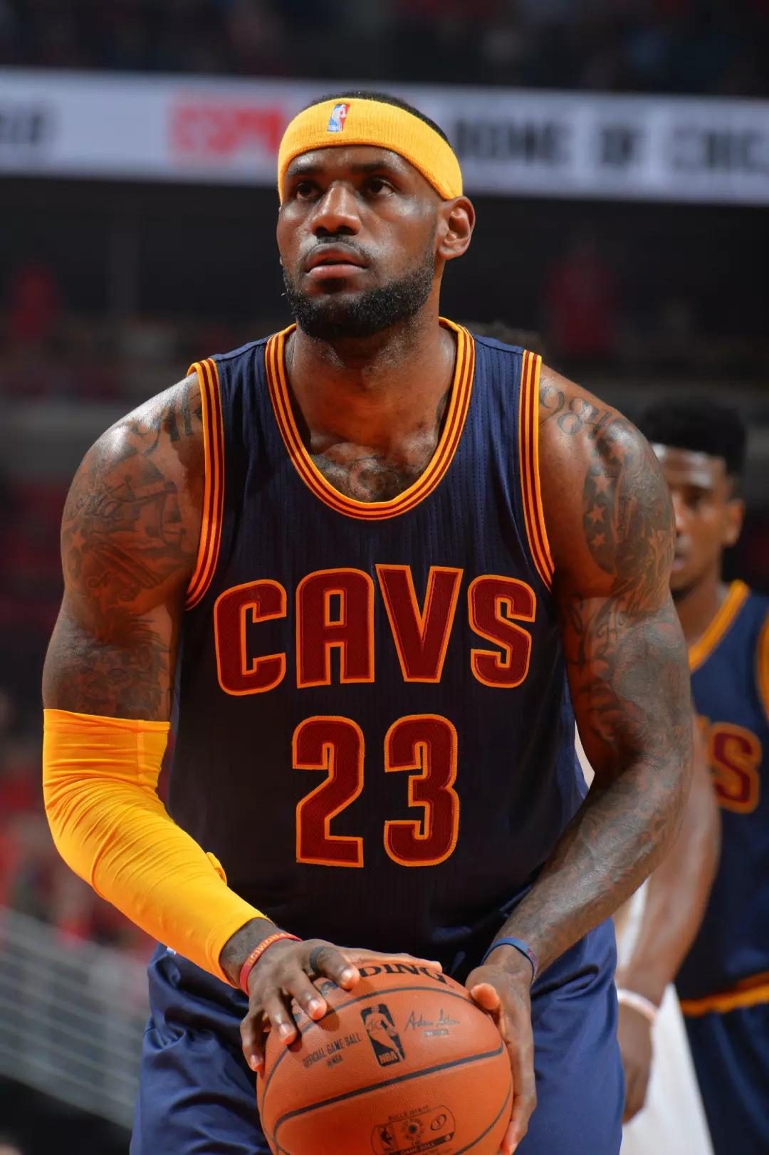 穆勒展望美职联决赛：重量级对决，不想谈与梅西交手的历史（穆勒谈美职联决赛：巅峰对决，避谈与梅西的过往交手）