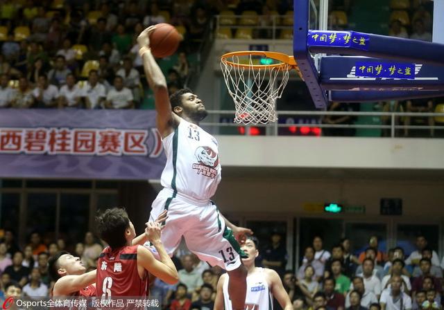 米体：尤文想引进迈尼昂、切利克和格纳布里，但面临激烈竞争（米体：尤文有意迈尼昂、切利克与格纳布里，竞争形势白热化）