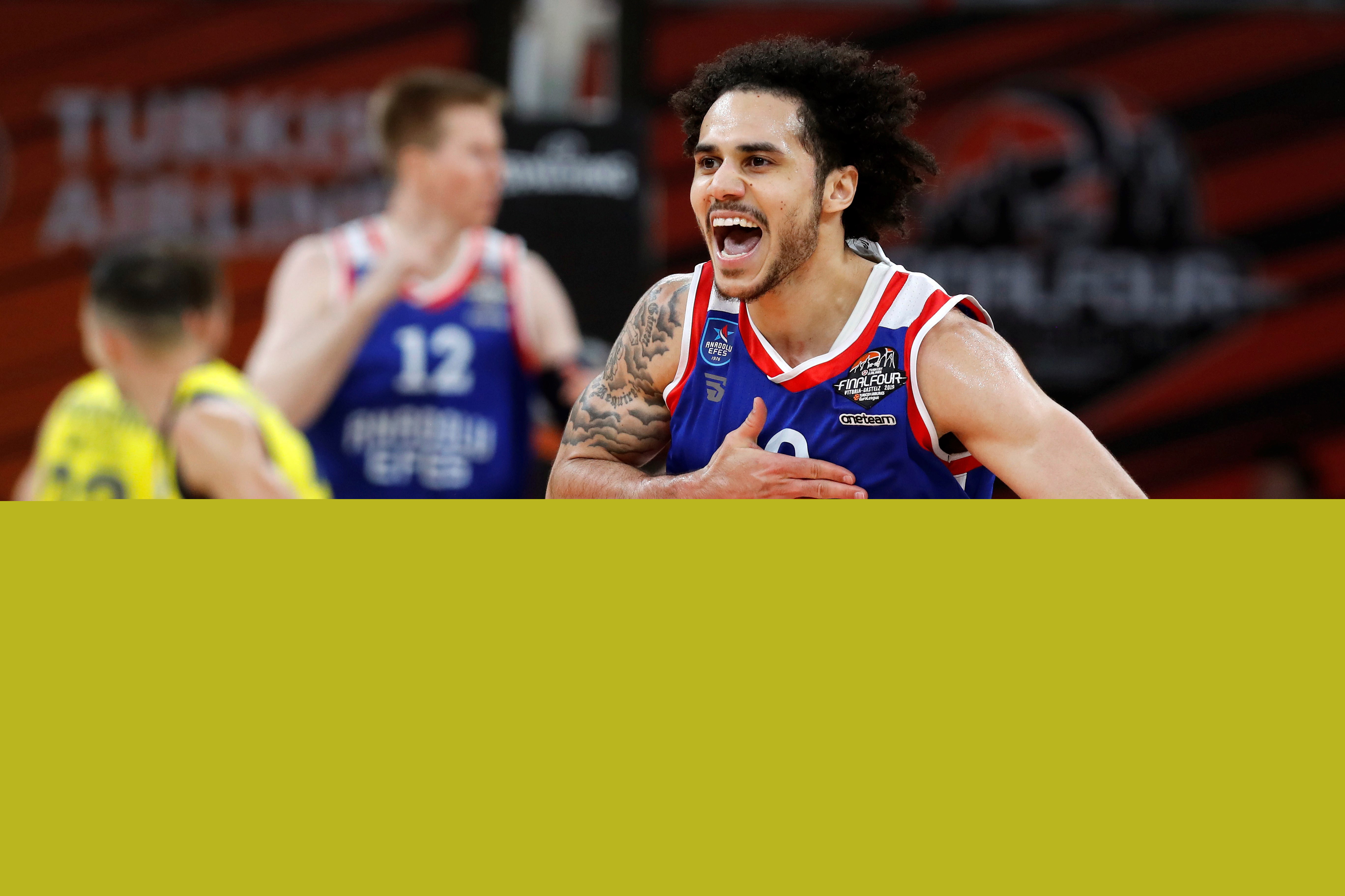 半场战报：国安2-0亚泰，塞尔吉尼奥破旧主，法比奥点射（半场：国安2-0领先亚泰，塞尔吉尼奥反戈旧主，法比奥点球命中）