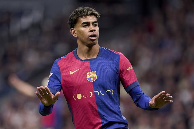 没射正，莱万是巴萨队史首位单赛季西甲两次罚点射偏的球员（莱万本季西甲两度点球射偏，成巴萨队史第一人）