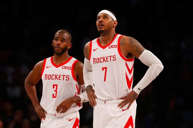 威少半场高效表现，助球队领跑比分（威少半场高效发挥，助球队比分领先）