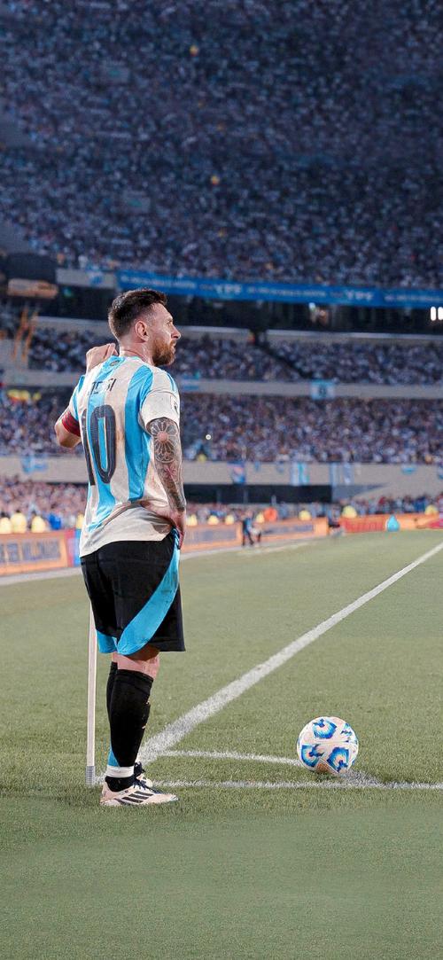 足坛19位亿元先生：维蒂尼亚、内维斯1.1亿欧上榜，3人2亿（盘点足坛19位亿元先生：维蒂尼亚、内维斯以1.1亿欧入围，3人达到2亿）