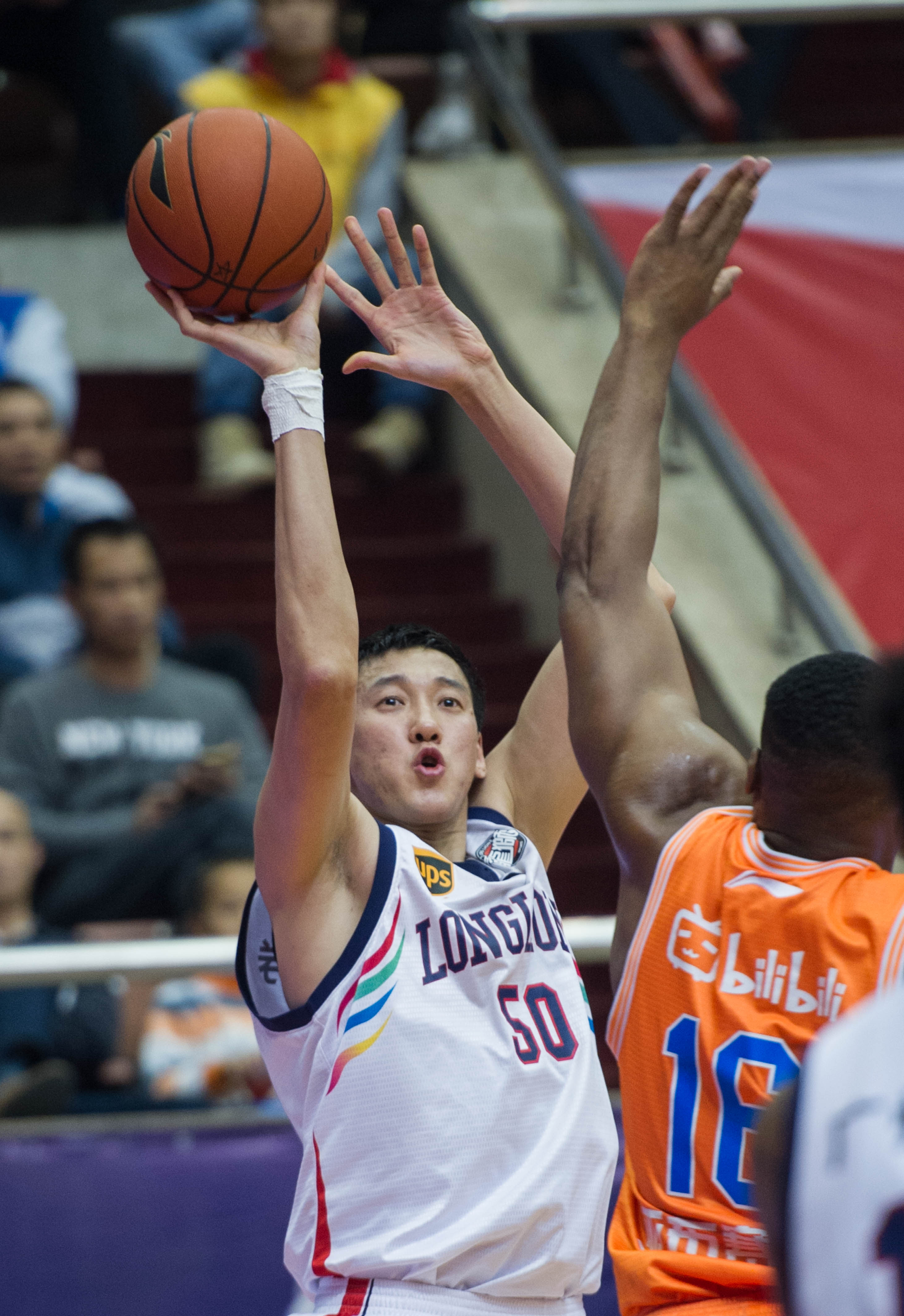 弗洛伦齐谈罗马vs那不勒斯争议判罚：拉赫马尼没有对科内犯规（弗洛伦齐评罗马对那不勒斯判罚争议：拉赫马尼并未对科内犯规）