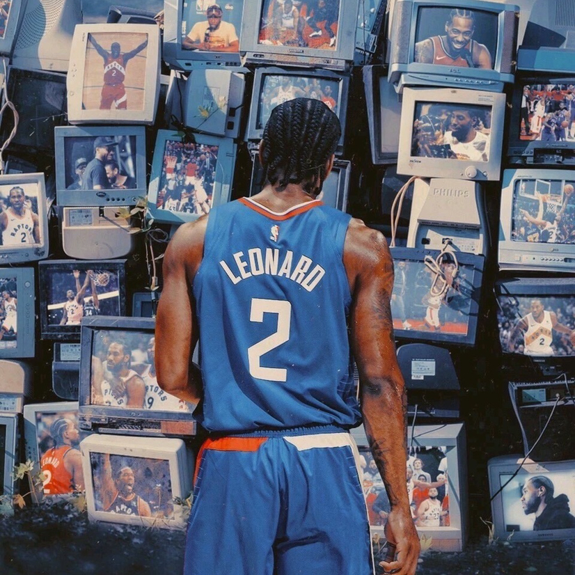 足协主席宋凯现身成都，徐正源、韦世豪、胡荷韬在酒店迎接（中国足协主席宋凯抵达成都，徐正源、韦世豪、胡荷韬在酒店迎候）