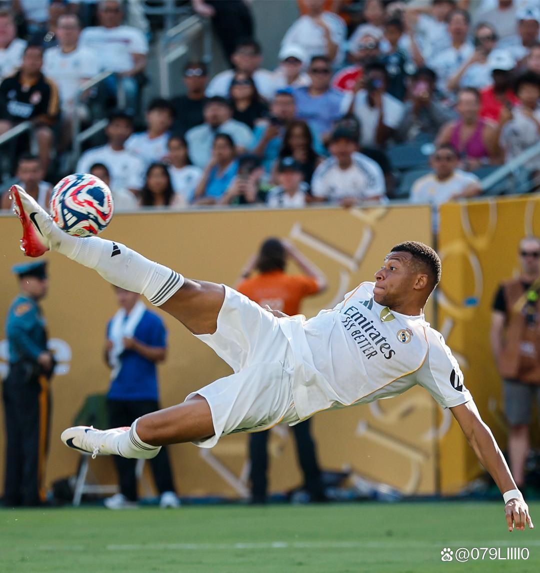 杨鸣谈辽宁男篮新赛季揭幕战：想把最好精神面貌展现给大家（杨鸣：新赛季揭幕战要让辽宁男篮展现最佳精神风貌）