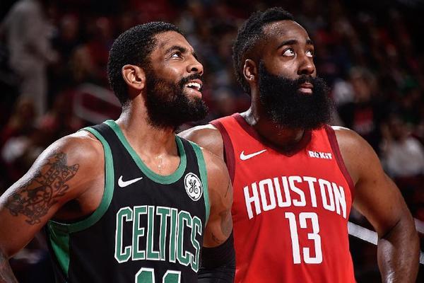 尝试新角色，德媒：罗伊斯将担任下周多特蒙德欧冠比赛评论员（罗伊斯尝鲜新身份：德媒称其下周出任多特欧冠解说员）