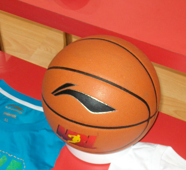 意甲知名评论员：亚沙里是全能型中场，我希望看到莫德里奇、拉比奥特与亚沙里组成中场（意甲名嘴称亚沙里全能，期待与莫德里奇、拉比奥特携手组成中场）