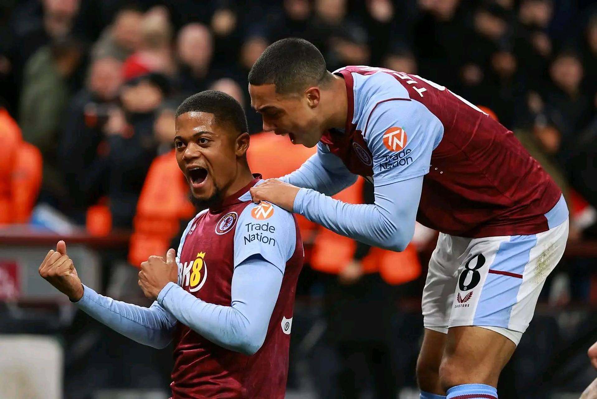 国足备战强度升级，全队深夜加练（国足备战强度加码，全员深夜加练）