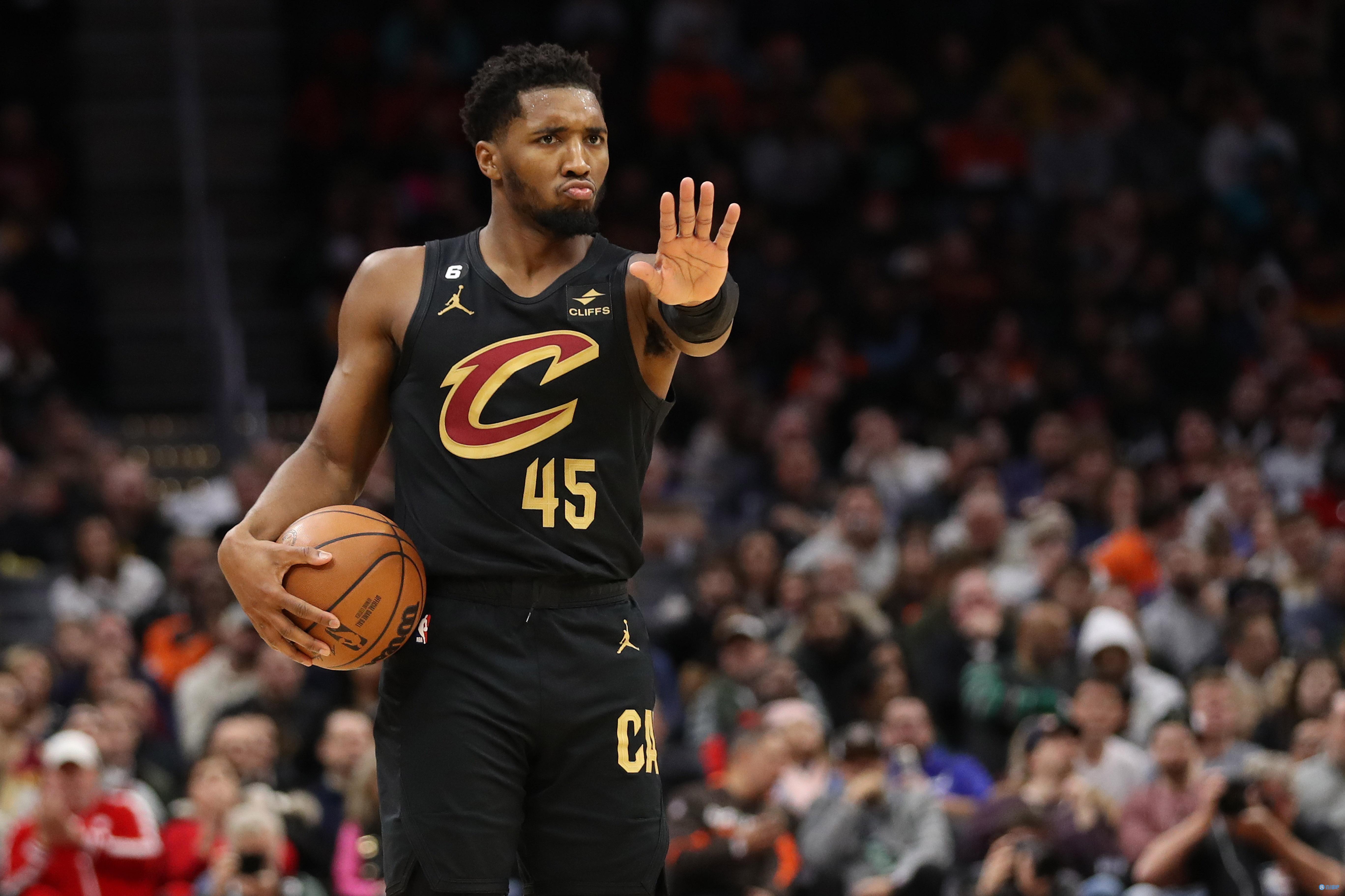 篮球CBA球员连续三场得分上双（CBA球员连砍三场两位数得分）