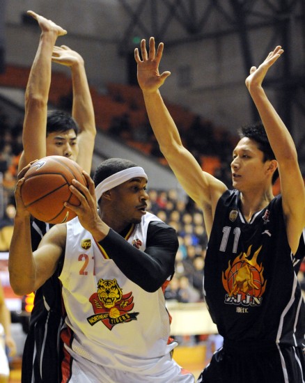 贝尔戈米盛赞法布雷加斯：他从不踢0-0的比赛，执教理念正确（贝尔戈米力挺法布雷加斯：拒绝0-0，执教思路正确）